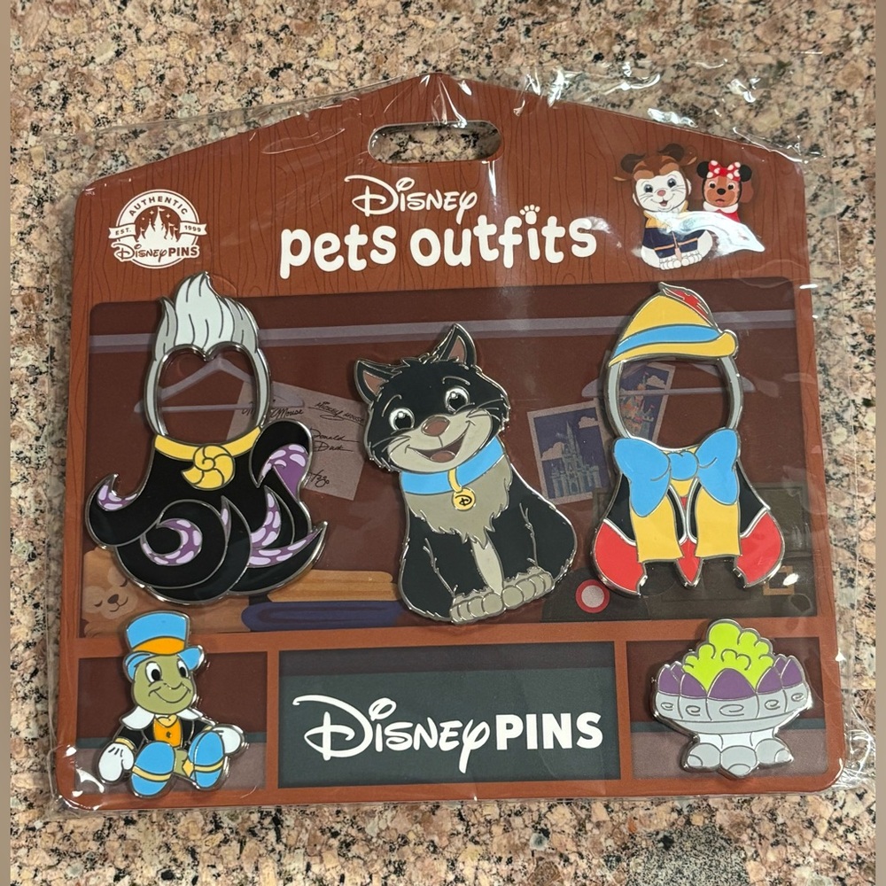 Disney Pet Outfits Lucifer Cat Magnetic Ursula & Pinocchio Costume Pin Set
